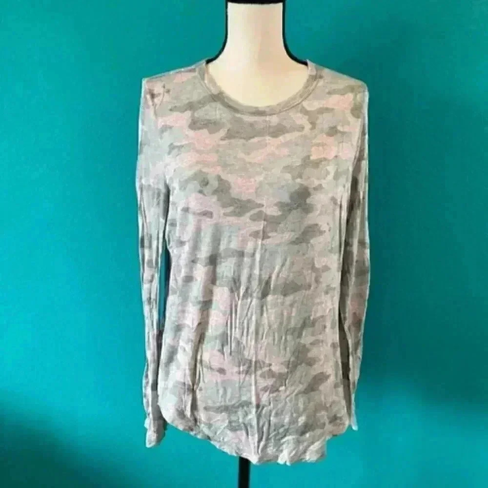 ⭐️ Mudd long sleeve shirt in size large